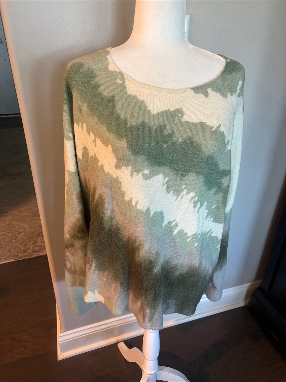 Talbots Women's Olive & Cream Crewneck Sweater